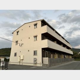 LeadR.E 1階 築5年の賃貸物件