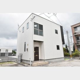 久留米大学前駅より徒歩13分 築10年4ヶ月 2階建の賃貸物件