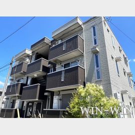 東田駅より徒歩17分 築9年7ヶ月 3階建の賃貸物件