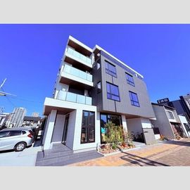 新川駅より徒歩6分 新築 3階建の賃貸物件