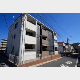 戸塚安行駅より徒歩12分 築7年8ヶ月 3階建の賃貸物件