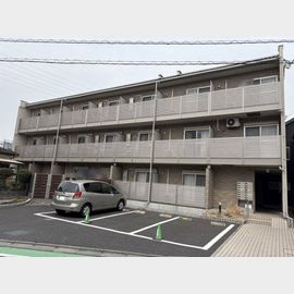 南鳩ヶ谷駅より徒歩15分 築7年8ヶ月 3階建の賃貸物件