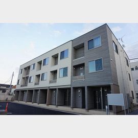 鳩ヶ谷駅よりバス8分 築6年2ヶ月 3階建の賃貸物件