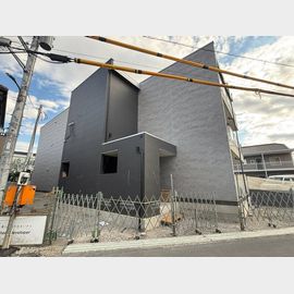 谷塚駅より徒歩8分 新築 3階建の賃貸物件