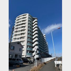 新田駅よりバス14分 4階 築34年2ヶ月の賃貸物件