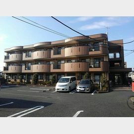 草加駅よりバス10分 2階 築18年11ヶ月の賃貸物件