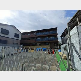 東川口駅より徒歩15分 新築 3階建の賃貸物件