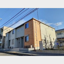 新田駅より徒歩13分 築2年8ヶ月 2階建の賃貸物件