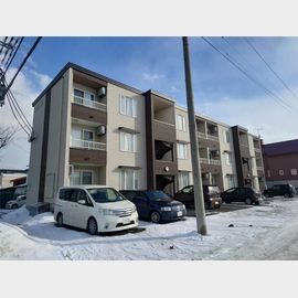 帯広駅より徒歩37分 築9年4ヶ月 3階建の賃貸物件