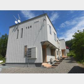 新得駅より徒歩8分 築9年8ヶ月 2階建の賃貸物件