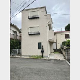 山手駅より徒歩19分 築13年 3階建の賃貸物件