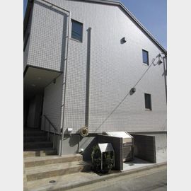 綱島駅より徒歩15分 2階 築1年10ヶ月の賃貸物件