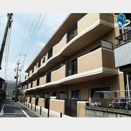 ファミリーハウス天塚2Cの賃貸物件
