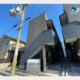 瓢箪山駅より徒歩4分 築8年 2階建の賃貸物件