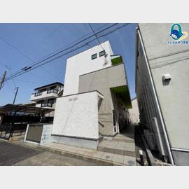 イースト クレッセント 2階 築13年8ヶ月の賃貸物件