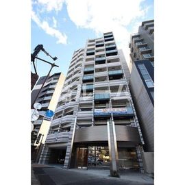 東新宿駅より徒歩6分 築9年3ヶ月 13階建の賃貸物件