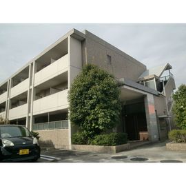 八幡新田駅より徒歩7分 1階 築19年2ヶ月の賃貸物件