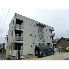 知多半田駅より徒歩7分 築3年 3階建の賃貸物件