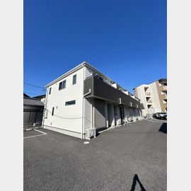 新舞子駅より徒歩7分 築5年1ヶ月 2階建の賃貸物件