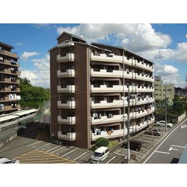 名和駅より徒歩18分 4階 築32年2ヶ月の賃貸物件