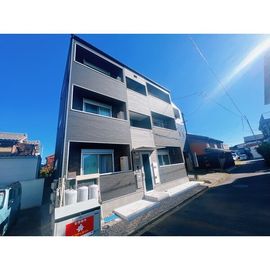 半田駅より徒歩7分 築2年9ヶ月 3階建の賃貸物件