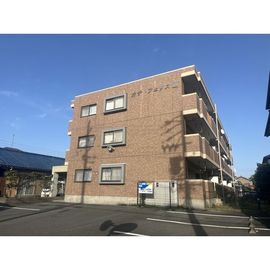 新舞子駅より徒歩8分 築27年11ヶ月 3階建の賃貸物件