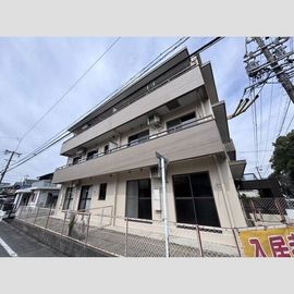 知多半田駅より徒歩13分 築30年10ヶ月 3階建の賃貸物件