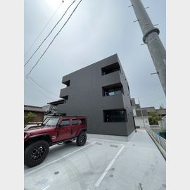 寺本駅より徒歩10分 築1年11ヶ月 3階建の賃貸物件