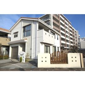 新舞子駅より徒歩5分 築17年5ヶ月 2階建の賃貸物件