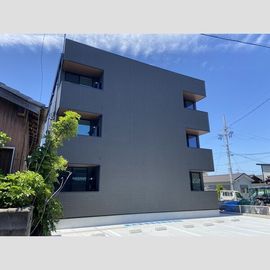 寺本駅より徒歩10分 築1年11ヶ月 3階建の賃貸物件