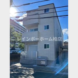 新松戸駅より徒歩13分 築3年3ヶ月 3階建の賃貸物件