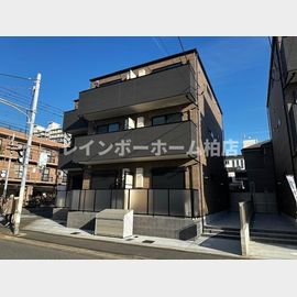 新松戸駅より徒歩15分 築2年2ヶ月 3階建の賃貸物件