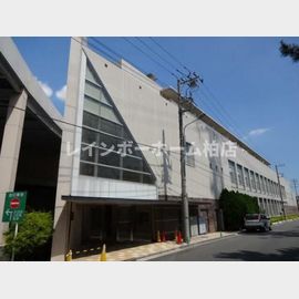 柏駅よりバス10分 3階 築21年4ヶ月の賃貸物件