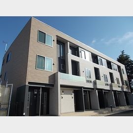 京成成田駅よりバス32分 築9年1ヶ月 3階建の賃貸物件