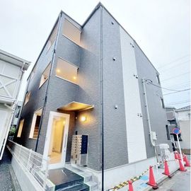 新狭山駅より徒歩4分 築2年8ヶ月 3階建の賃貸物件