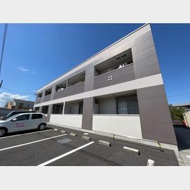 高麗川駅より徒歩10分 築8年4ヶ月 2階建の賃貸物件