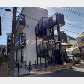 七里駅より徒歩6分 築1年11ヶ月 3階建の賃貸物件