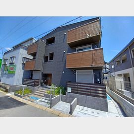 鴻巣駅より徒歩5分 築2年2ヶ月 3階建の賃貸物件