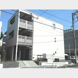 大宮駅より徒歩15分 築8年6ヶ月 3階建の賃貸物件