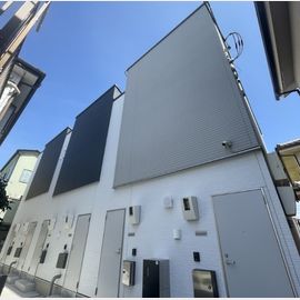 久喜駅より徒歩6分 築3年9ヶ月 3階建の賃貸物件