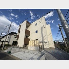 桶川駅より徒歩9分 築1年1ヶ月 3階建の賃貸物件
