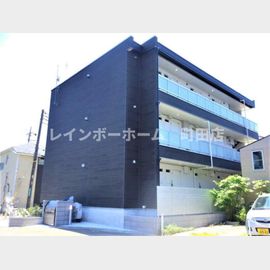 町田駅より徒歩18分 築6年11ヶ月 3階建の賃貸物件