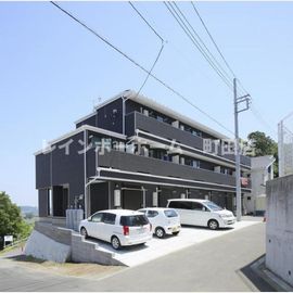 相武台下駅より徒歩38分 築8年8ヶ月 3階建の賃貸物件