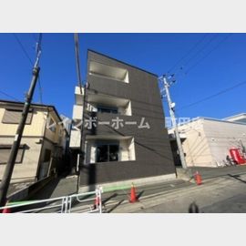 社家駅より徒歩13分 築2年2ヶ月 3階建の賃貸物件