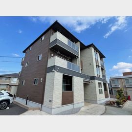 本厚木駅よりバス14分 築3年1ヶ月 3階建の賃貸物件