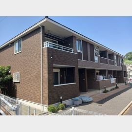 伊勢原駅よりバス12分 築11年7ヶ月 2階建の賃貸物件
