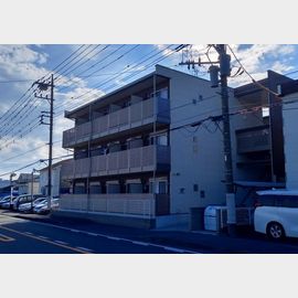 社家駅より徒歩3分 築7年5ヶ月 3階建の賃貸物件