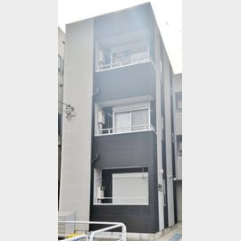 青井駅より徒歩5分 築9年7ヶ月 3階建の賃貸物件