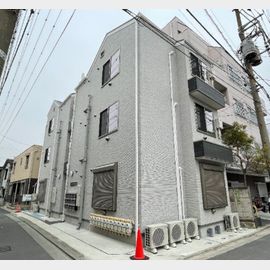 北千住駅より徒歩13分 築4年2ヶ月 3階建の賃貸物件
