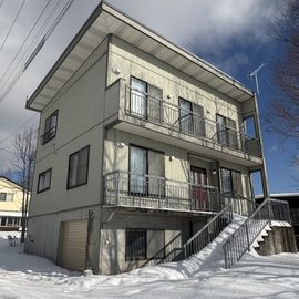 登別駅より徒歩103分 築32年6ヶ月 3階建の賃貸物件